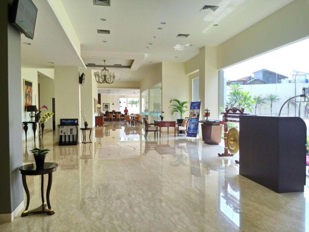 Horison Hotel Sukabumi Kültér fotó