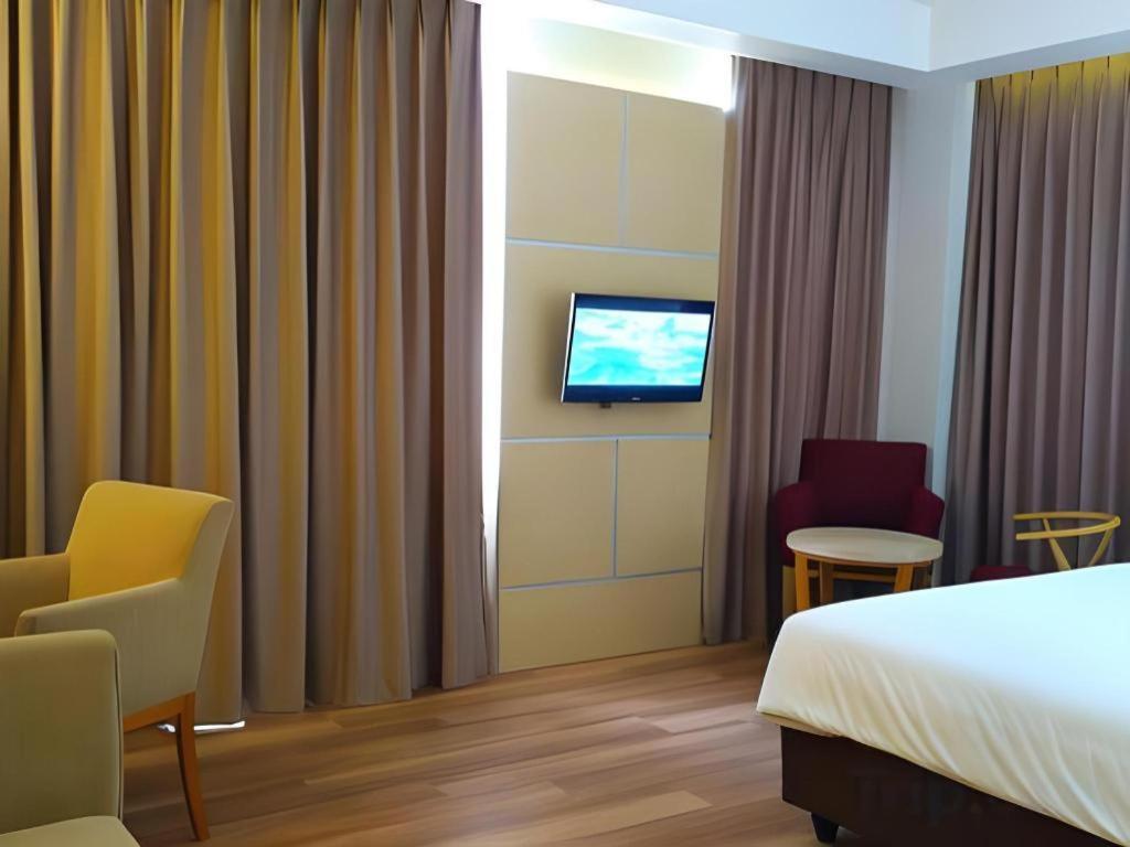 Horison Hotel Sukabumi Kültér fotó