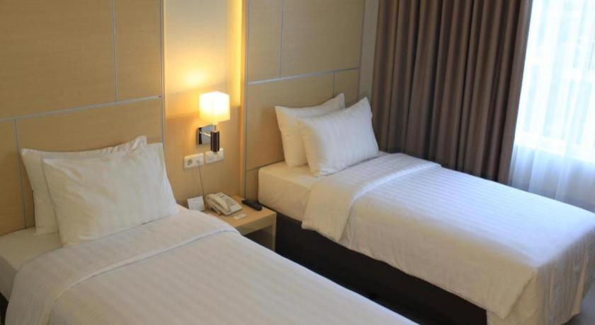 Horison Hotel Sukabumi Kültér fotó
