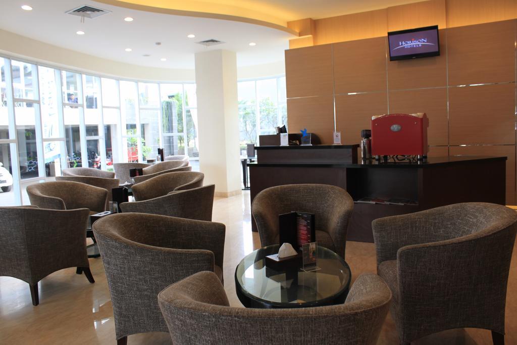Horison Hotel Sukabumi Kültér fotó
